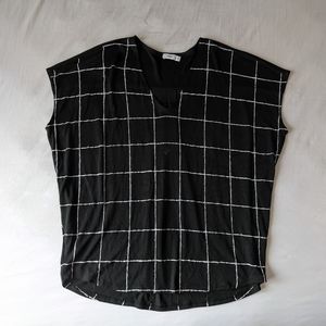 Vince Black and White Relaxed Fit Top V Neck Small